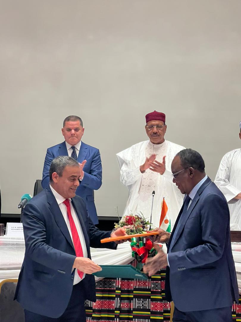 وزير المواصلات يوقع اتفاقية طريق العبور مع النيجر