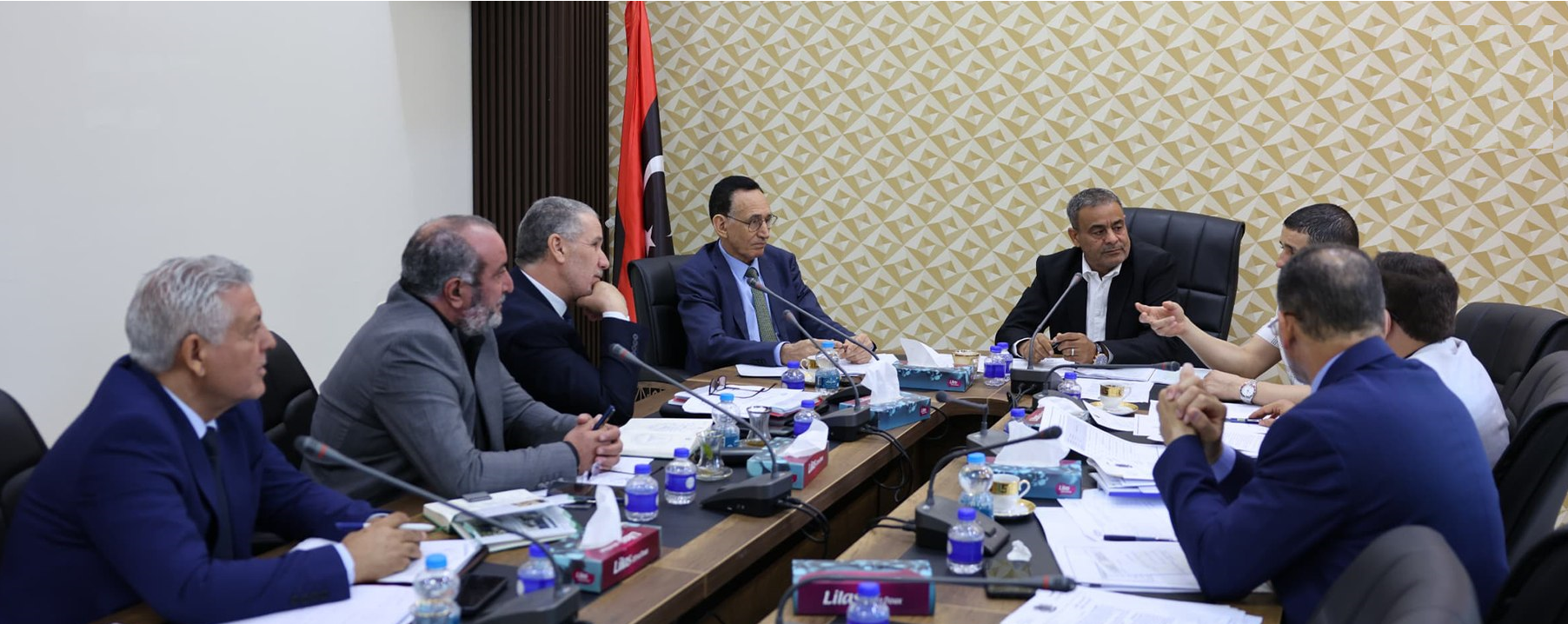 اجتماع لبحث مساهمة شركة الزاوية لتكرير النفط في توفير مادة البيوتمين المستخدمة في مشاريع رصف الطرق والبنية التحتية